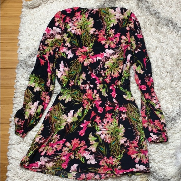 Lovers + Friends Freshwater Floral Long Sleeve - Picture 5 of 5